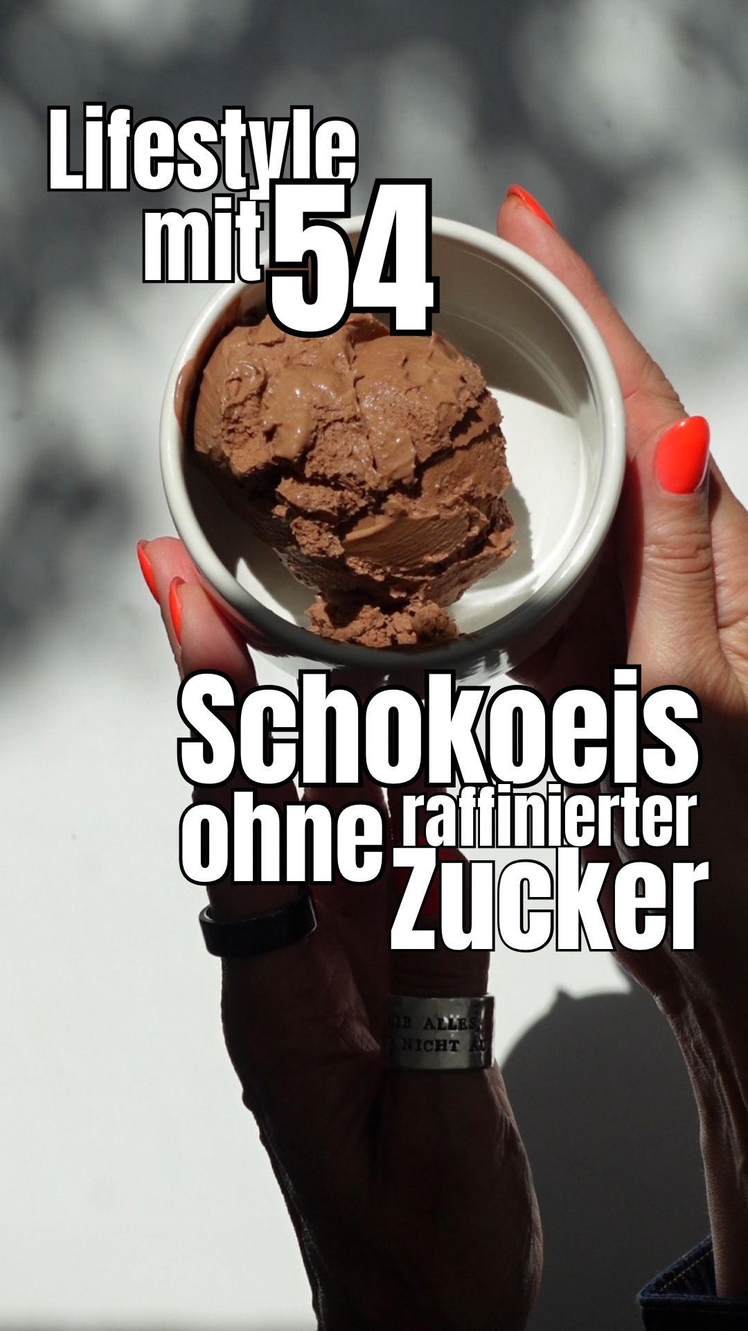 Cremiges Schokoeis ohne Industriezucker – gesundes Dessert-Rezept mit Datteln, Mandelmus und Kakao